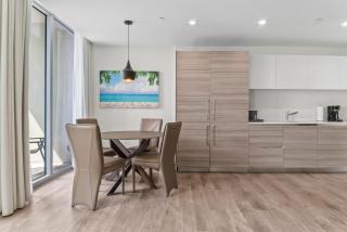 Experience the Best of Costa Hollywood - Charming and Cozy Condo with Rooftop Pool and Hot Tub - Hollywood - 1