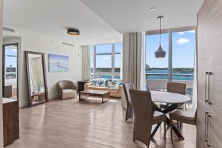 Experience the Best of Costa Hollywood - Charming and Cozy Condo with Rooftop Pool and Hot Tub - Hollywood - 0