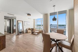 Experience the Best of Costa Hollywood - Charming and Cozy Condo with Rooftop Pool and Hot Tub - Hollywood - 2