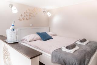 Bakáts Square Premium Apartment with AC - Budapest - 9