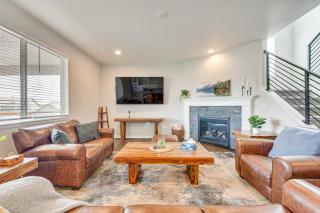 Berthoud Home with Fire Pit, Close to Lake Loveland! - 6