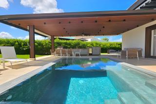 Elegante villa privada de 4 dormitorios con piscina y jacuzzi - Punta Cana - 0