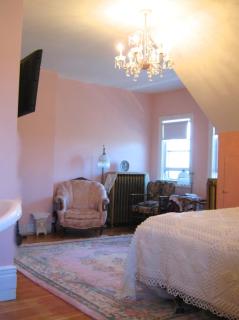 Wakamow Heights Bed and Breakfast - 1