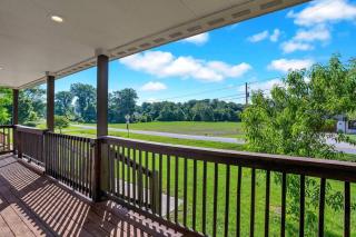 Powell House! 3 mi from Purina - - 1