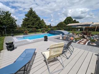 Titre proposé : Gîte familial avec piscine chauffée, jardin et jeux pour enfants à l'orée de la forêt d'Orléans - FR-1-590-432 - 7