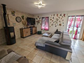 Titre proposé : Gîte familial avec piscine chauffée, jardin et jeux pour enfants à l'orée de la forêt d'Orléans - FR-1-590-432 - Mareau-aux-Bois - 6
