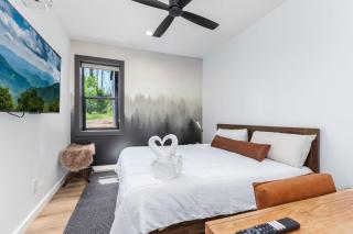 Splashin at Raven's Ridge cabin - 8