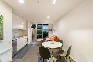 Top of the Lake Apartment - 3