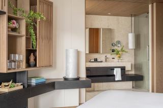 Four Seasons Hotel Osaka - 2