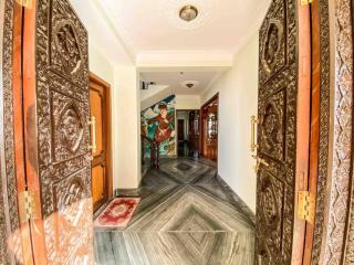 Cheerful 5-bedroom villa with garden and views - Kathmandu - 7