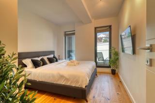 Central Modern Gem - 8