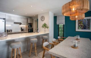 Beachfront Luxury Villa & pool - 3