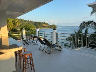 Pinky's Beach House - - 5