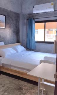 Captain Joe Cafe & Hostel - Hua Hin - 2