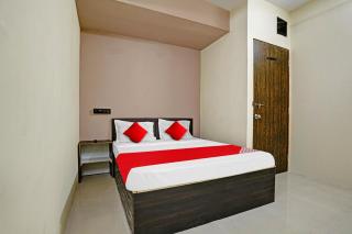 OYO Flagship 81234 Hotel Velvet Rooms - Surat - 5