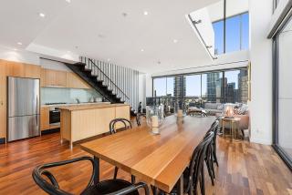 Incredible City Views in Convenient CBD Apartment - Melbourne - 1