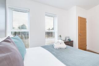 Pluxa Blue Sapphire Luxury Stay Free parking Free WIFI - Walk Everywhere, Travel, Biz, Leisure - 9