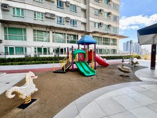Modern 2BR in Central Makati! Netflix Wi-Fi Pool - Manila - 3