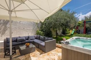 Caleta Seaview Suites - Pool & Jacuzzi - 4