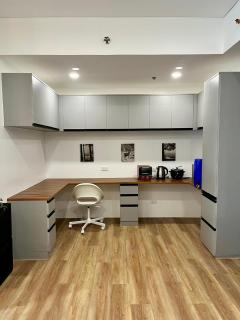 Modern 2BR in Central Makati! Netflix Wi-Fi Pool - Manila - 8