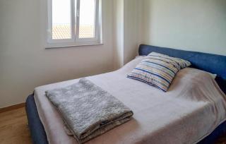Beautiful Apartment In Rtina With Wifi - 2