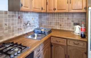 2 Bedroom Awesome Apartment In Rtina - 7
