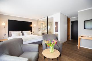 Select Hotel Friedrichshafen - Friedrichshafen - 9