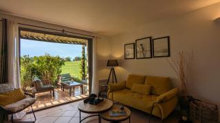 Côté Golf, bel appartement RDC avec terrasses dans Golf, piscine, tennis, à 5mn de l'Isle sur la Sorgue - Saumane-de-Vaucluse - 2