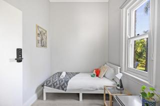 Lovely Single Room - Nearby Transport & Shops - Shared Bathroom - Killara - 6