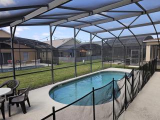 Spacious 7 BR, 4,5 BR Retreat with Pool 164 condo - Kissimmee - 2