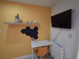 The Old Guest House, Norbury Avenue - Norbury - 2