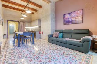 LUX Villa with Private Pool, BBQ & Rooftop Oasis by 360 Estates - - 1