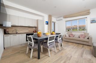 Nonno Angelo - 4 Bedrooms with Free Parking & Seaview Balcony - Sorrento - 9