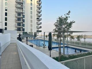 Yas Sea Views 1bhk Ferrari World & F1 Gym - Abu Dhabi - 7