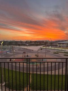 Yas Sea Views 1bhk Ferrari World & F1 Gym - Abu Dhabi - 8