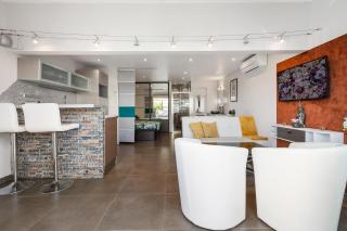 Villa Jacuzzi Naturist Wifi Port Nature 1 - 2