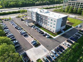 Holiday Inn Express & Suites Chicago Schaumburg by IHG - 7