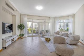 Breathtaking 3 Beds ,Beach Access, Fully Upgraded - Dubai - 0