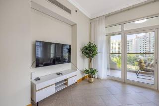 Breathtaking 3 Beds ,Beach Access, Fully Upgraded - Dubai - 9