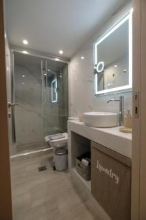 Rhodes Retreat: Modern Comfort in Serene Luxury - 5