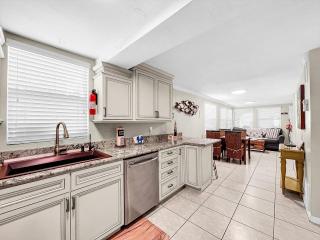 Flamingo Large 3 bed 2 bath 2 story beach condo - Bradenton Beach - 7