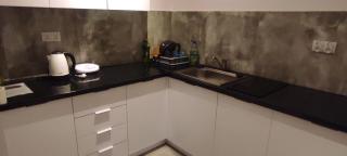 City Center Apartment 45m, 1 Bedroom and 1 Living Room with Kitchen plus Bathroom, a perfect Family Friendly Place or for Home Office and a longer Stay, a proper office desk with business chair provided, 100m from Market Square and Vistula River - Grudziądz - 8