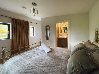 The Gamekeepers Cabin at Glenastar Lodge NewcastleWest Limerick V42NY39 - Oldmill Bridge - 4