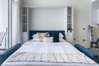 GuestReady - Lavish studio with Burj Khalifa views - 6