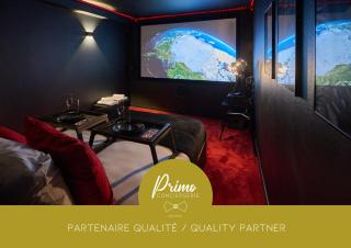 L'Oscar, Expérience Cinema Room avec Netflix, Canal Plus, Prime Vidéo chez les M by PRIMO C0NCIERGERIE - 0