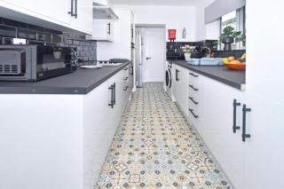 The Hartshill Home - 6