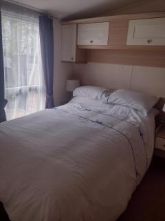 Stunning 6 Berth Caravan At Dovercourt Holiday Park, Essex Ref 44606O - 5