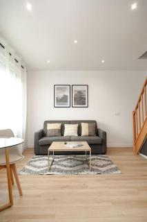 New duplex 1 minute walking from overground - 0