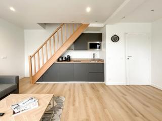 New duplex 1 minute walking from overground - 1