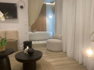 Khroma Luxury Suite 4 beach front apartment - Hersonissos - 9